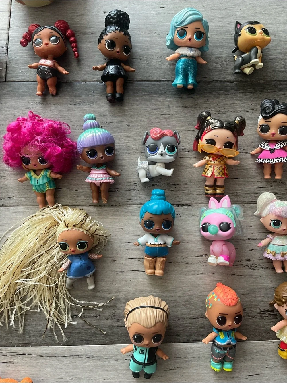L.O.L. Surprise! Dolls/ Pets Collection Lot of 30